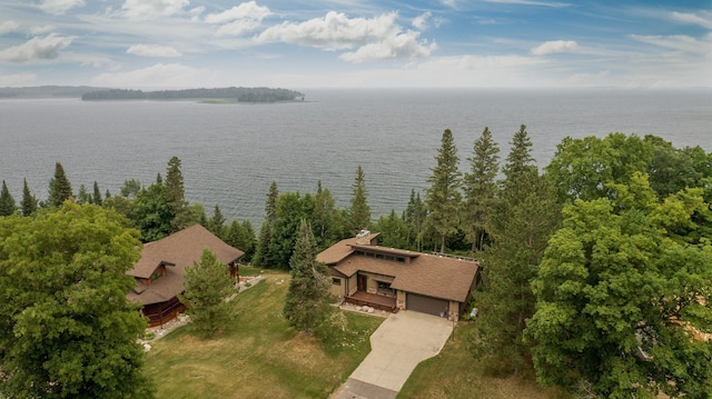 bird's eye view featuring a water view