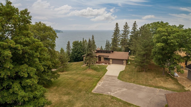 bird's eye view featuring a water view