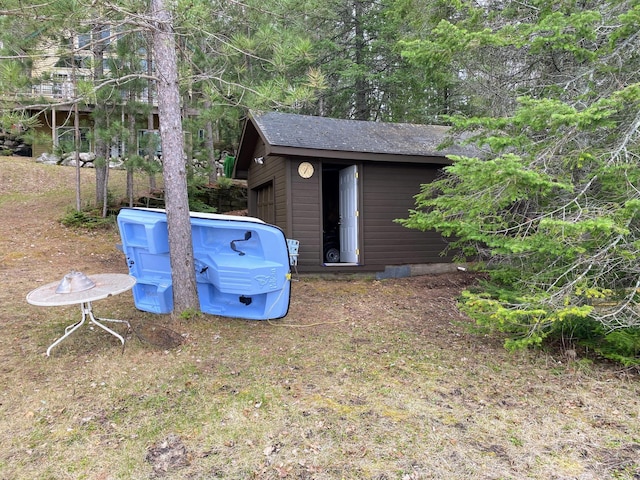 view of outdoor structure with an outdoor structure