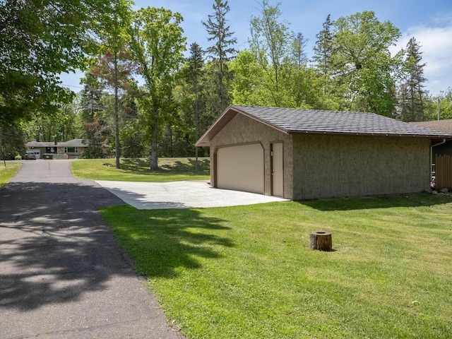 view of detached garage