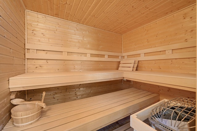 view of sauna / steam room