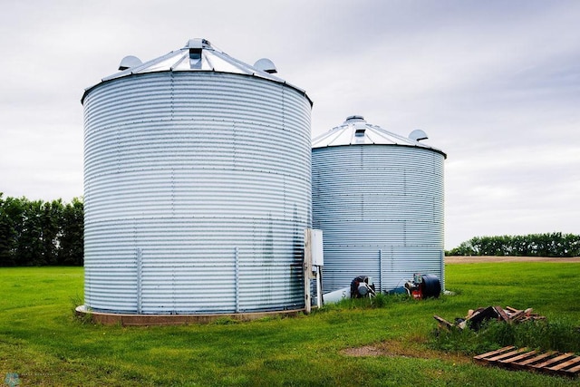 exterior space featuring a yard