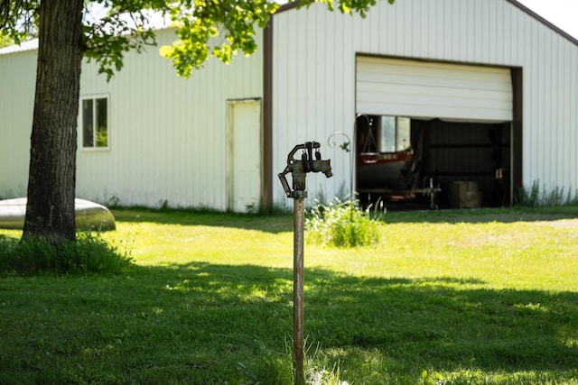 exterior space featuring a lawn