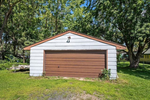 view of detached garage