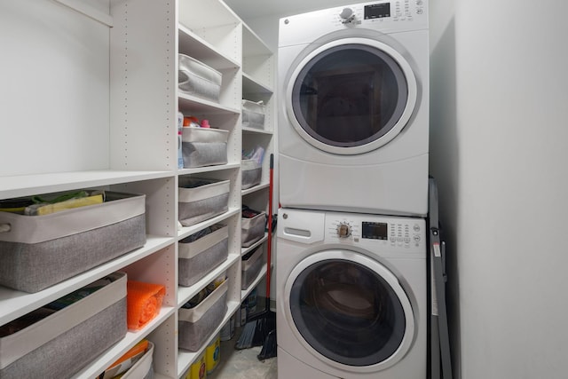 1240 2nd St Unit 1201, Minneapolis, MN 55415 - laundry room featuring stacked washing machine and dryer