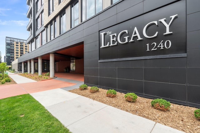 1240 2nd St Unit 1201, Minneapolis, MN 55415 - view of building exterior