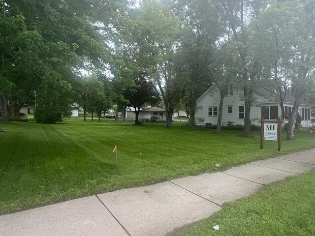 702 N Benton Dr, Sauk Rapids, MN 56379