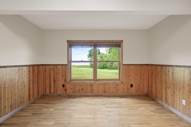 empty room featuring light hardwood / wood-style floors