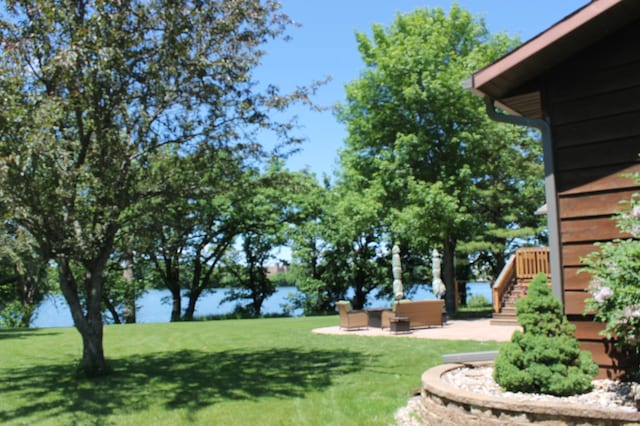 view of yard with a patio