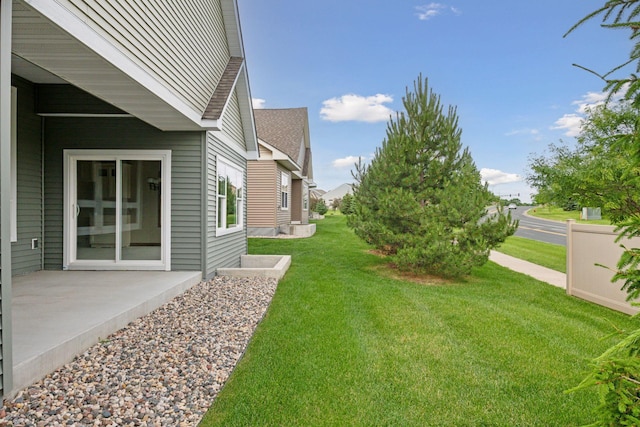 view of yard featuring a patio area