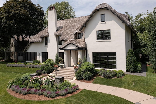 view of front of house with a front yard