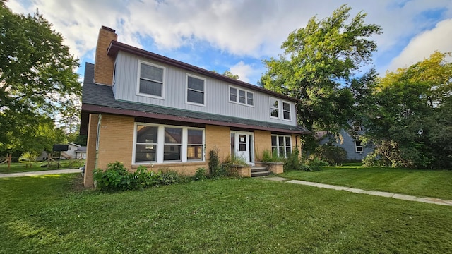 view of front of property with a front yard