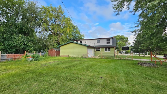 view of yard with a storage shed