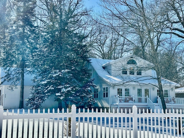 view of front of property with covered porch