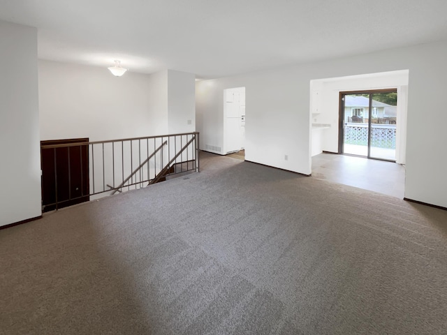 empty room with carpet