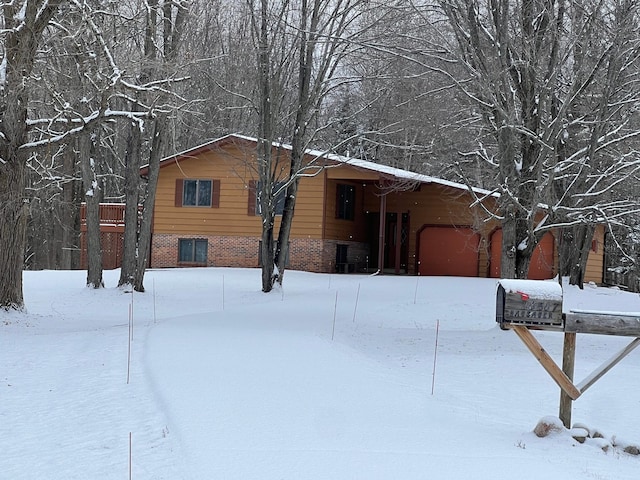 view of front of house featuring a garage