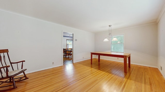 4200 Overlook Dr, Bloomington, MN 55437 - unfurnished room featuring light wood-style floors and crown molding