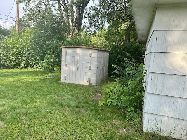 4200 Overlook Dr, Bloomington, MN 55437 - view of green lawn