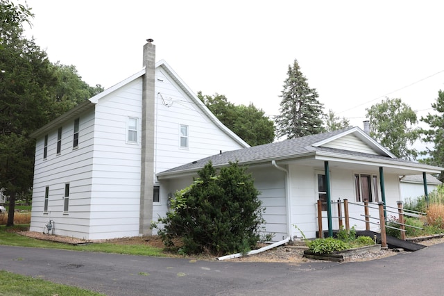 view of front of home featuring covered porch