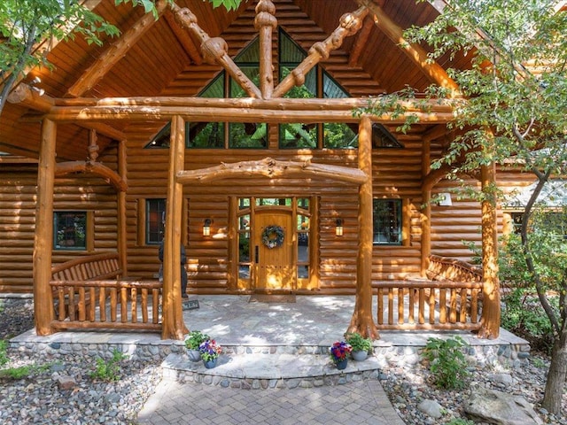 entrance to property with covered porch