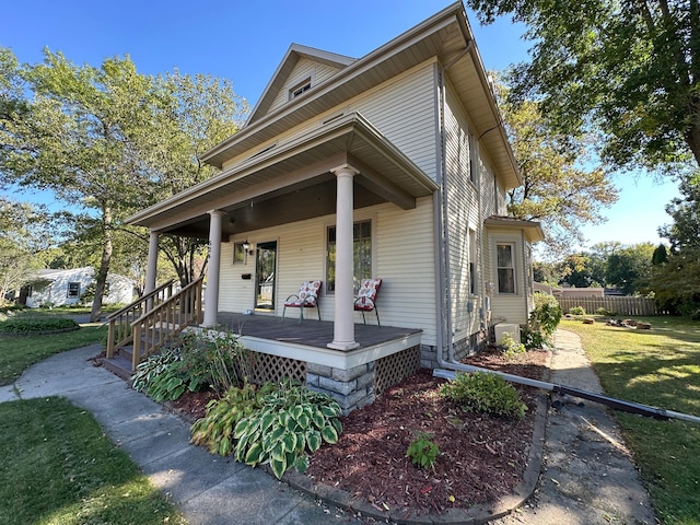 view of front facade featuring a porch