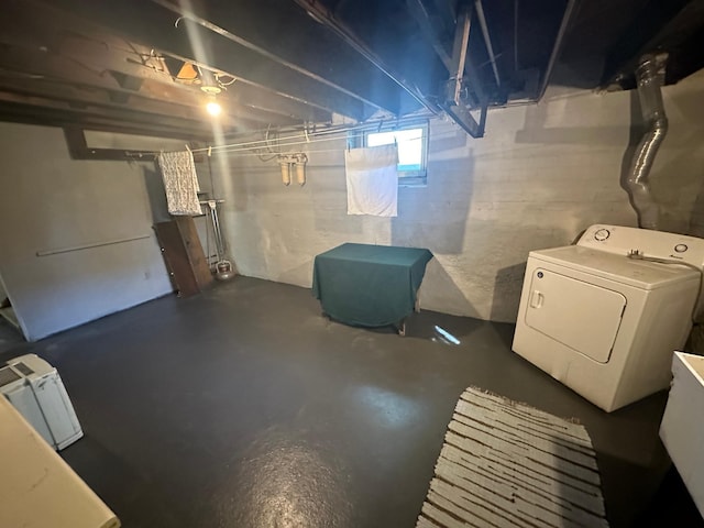 basement with washer / clothes dryer