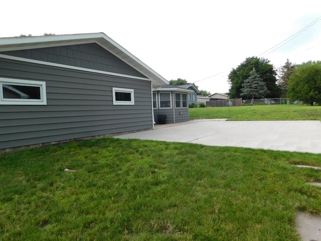 view of yard featuring a patio area