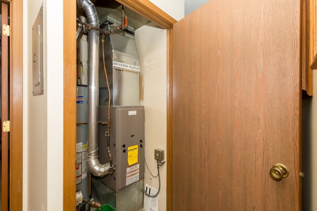 1600 Roundhouse Cir, Shakopee, MN 55379 - utilities featuring water heater and electric panel