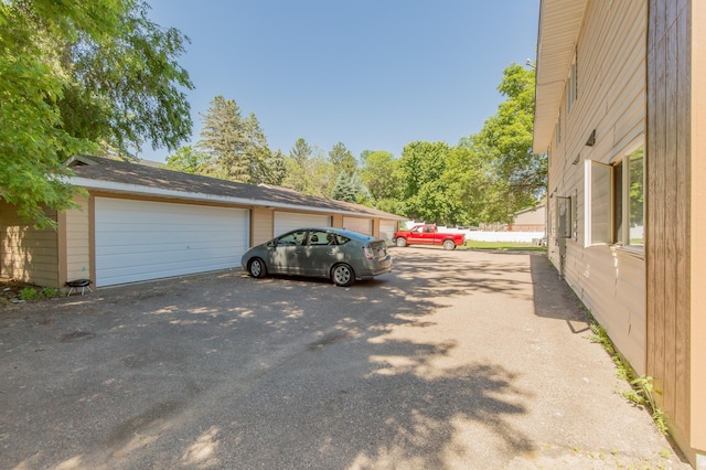 1600 Roundhouse Cir, Shakopee, MN 55379 - exterior space featuring a detached garage