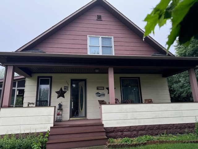 view of front of property featuring a porch