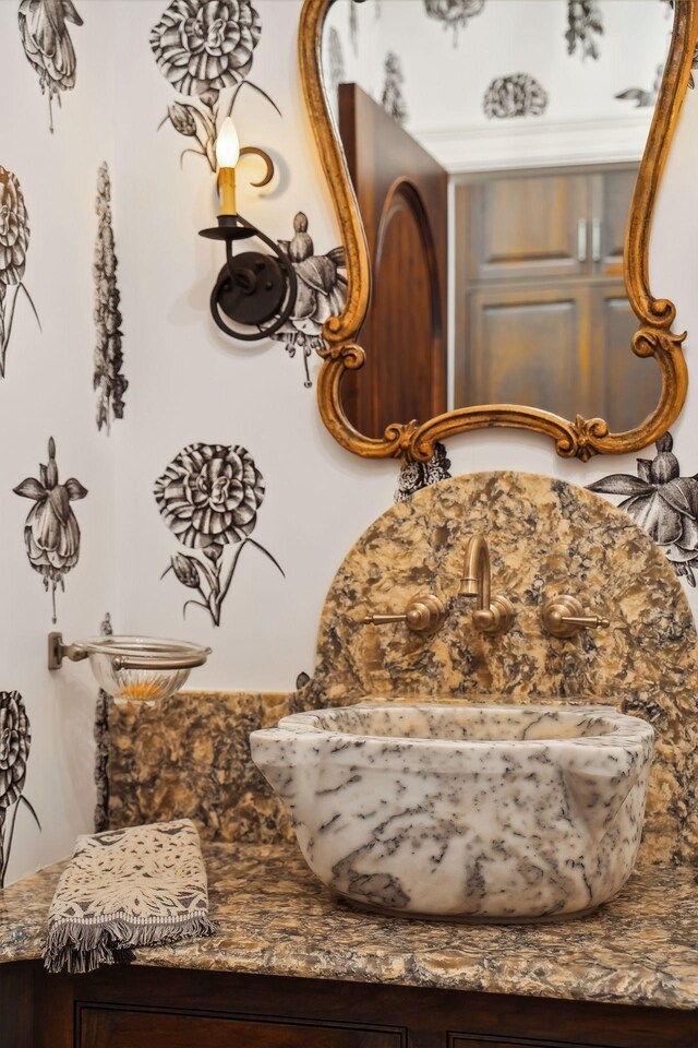 sitting room featuring sink