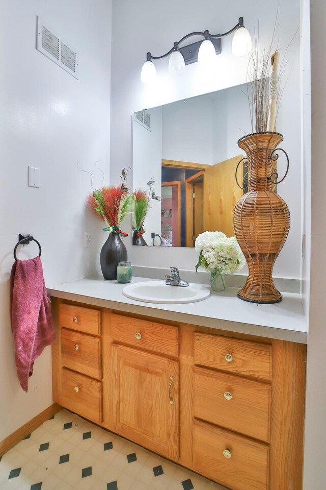 bathroom with vanity