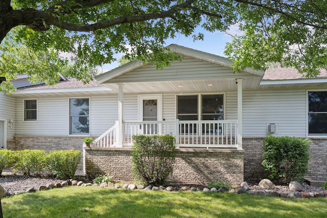 view of front of house featuring covered porch