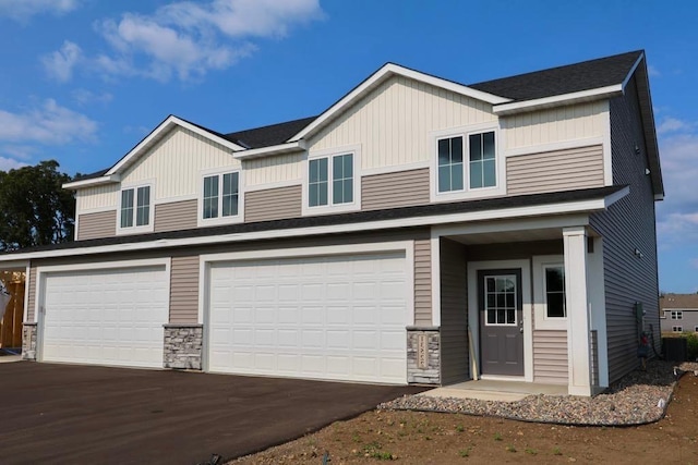 view of front facade featuring a garage