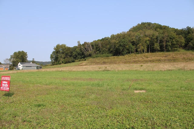 220 Pheasant Run, Rollingstone, MN 55969