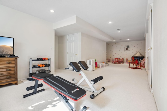 workout room featuring wallpapered walls, carpet flooring, recessed lighting, and baseboards