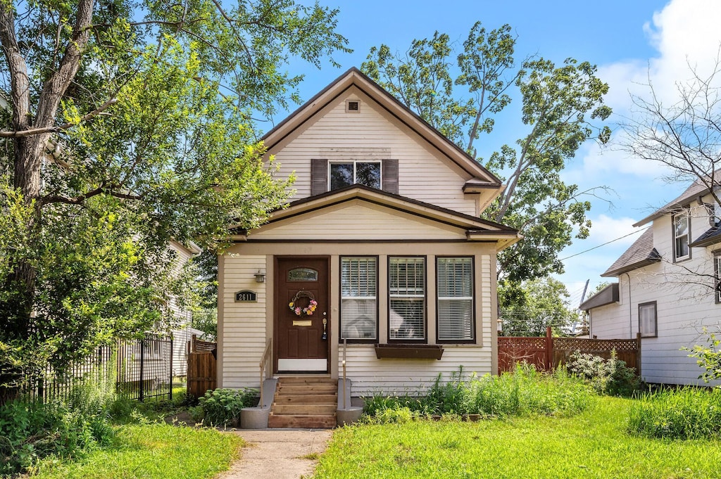 view of front of property