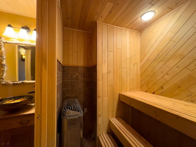 view of sauna / steam room