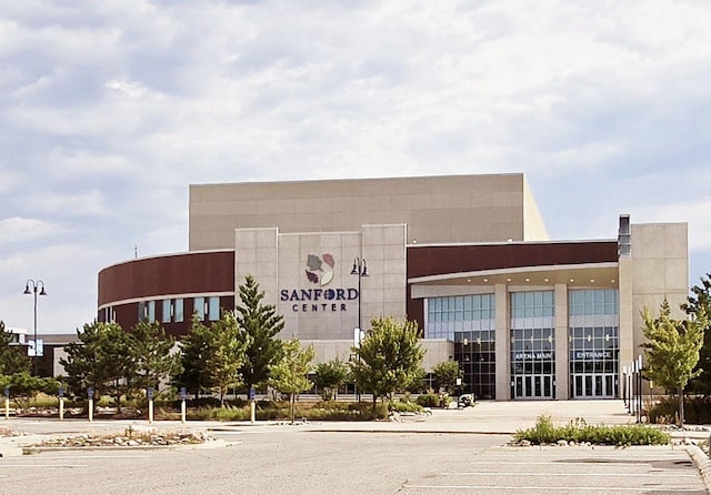 view of building exterior