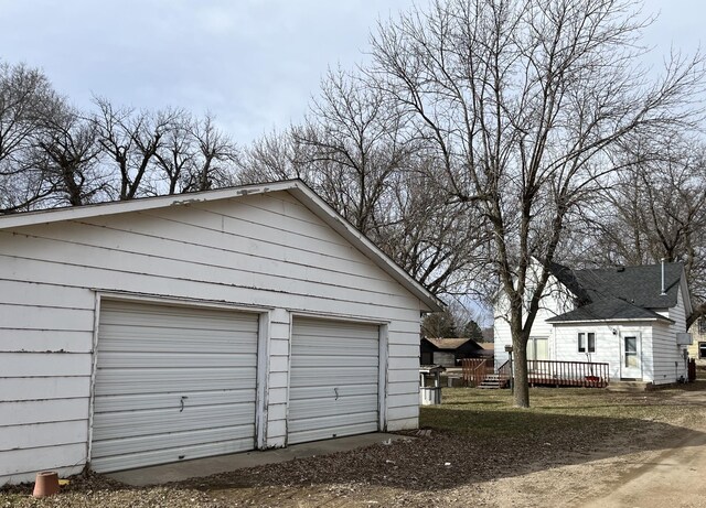 737 3rd Ave, Windom, MN 56101 - view of detached garage