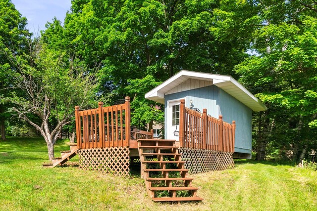 view of outbuilding