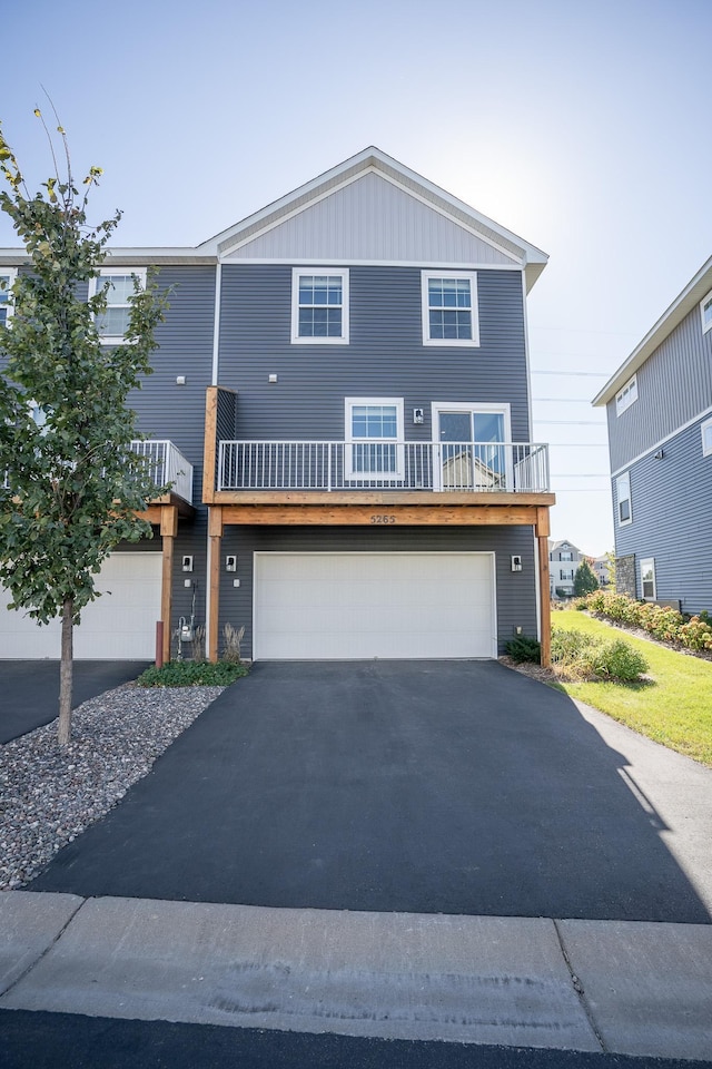 view of front facade with a garage