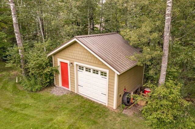 view of detached garage