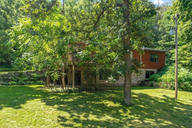 view of yard with a patio area