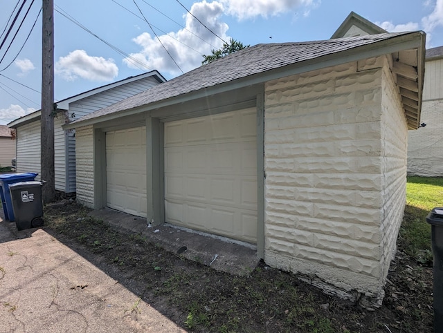 view of detached garage