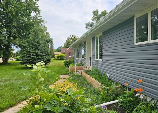 view of yard featuring a garden