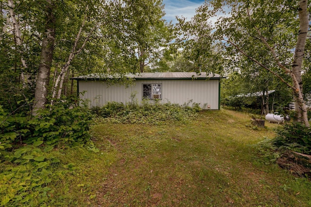 exterior space featuring an outbuilding