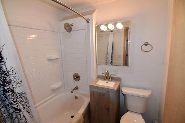 205 2nd Ave SE, Baudette, MN 56623 - full bath featuring vanity and shower / bath combo