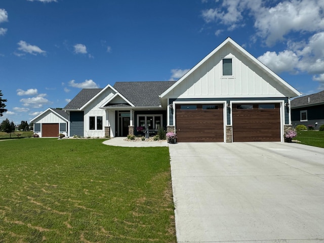 craftsman house featuring a front yard