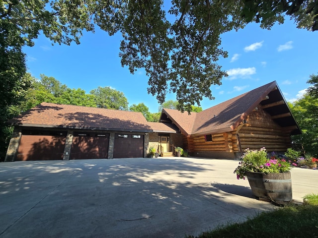 view of front of house featuring a garage